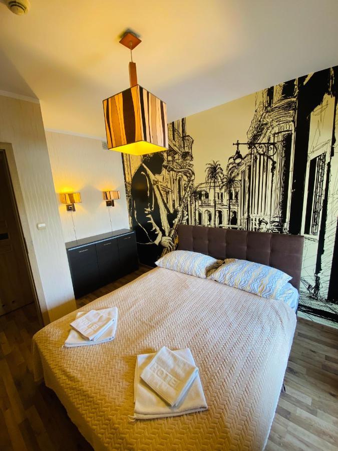 Pokoje Goscinne Pod Jabloniami Augustów Extérieur photo