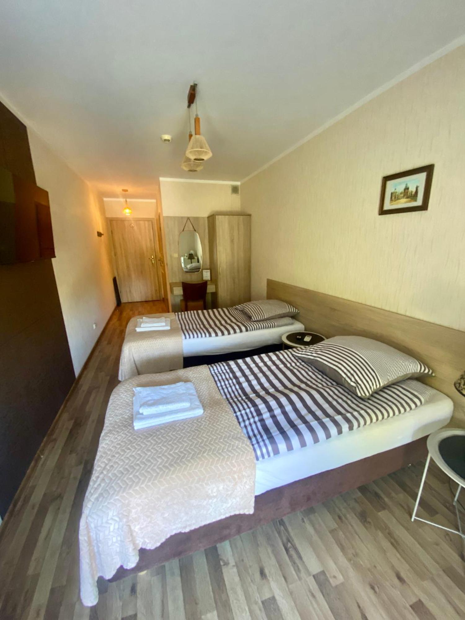 Pokoje Goscinne Pod Jabloniami Augustów Extérieur photo