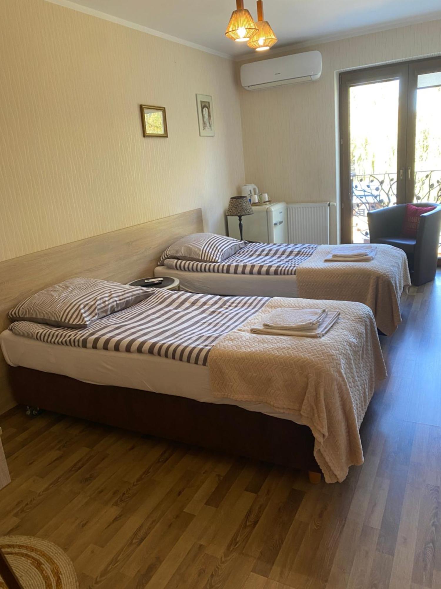 Pokoje Goscinne Pod Jabloniami Augustów Extérieur photo