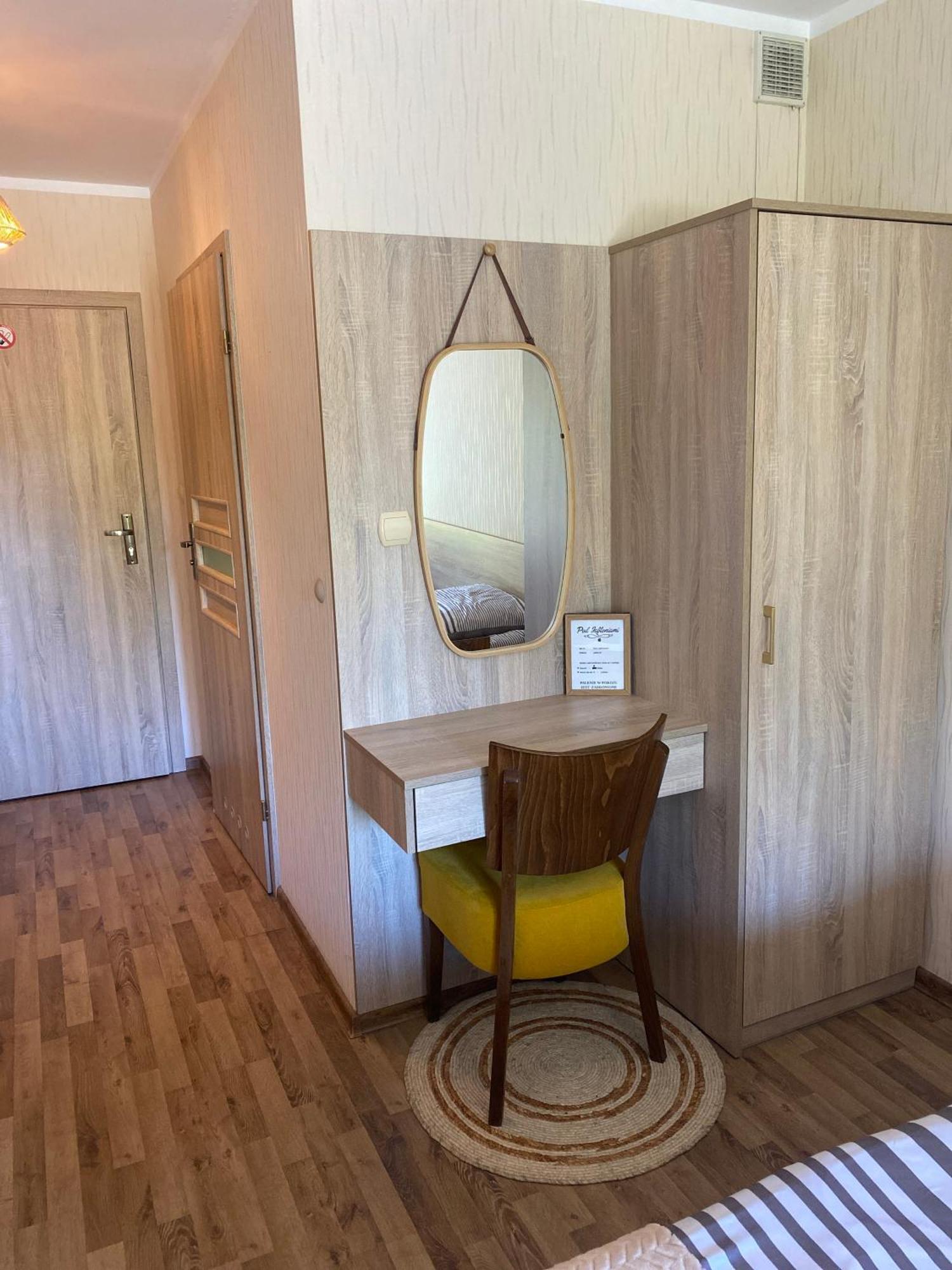 Pokoje Goscinne Pod Jabloniami Augustów Extérieur photo