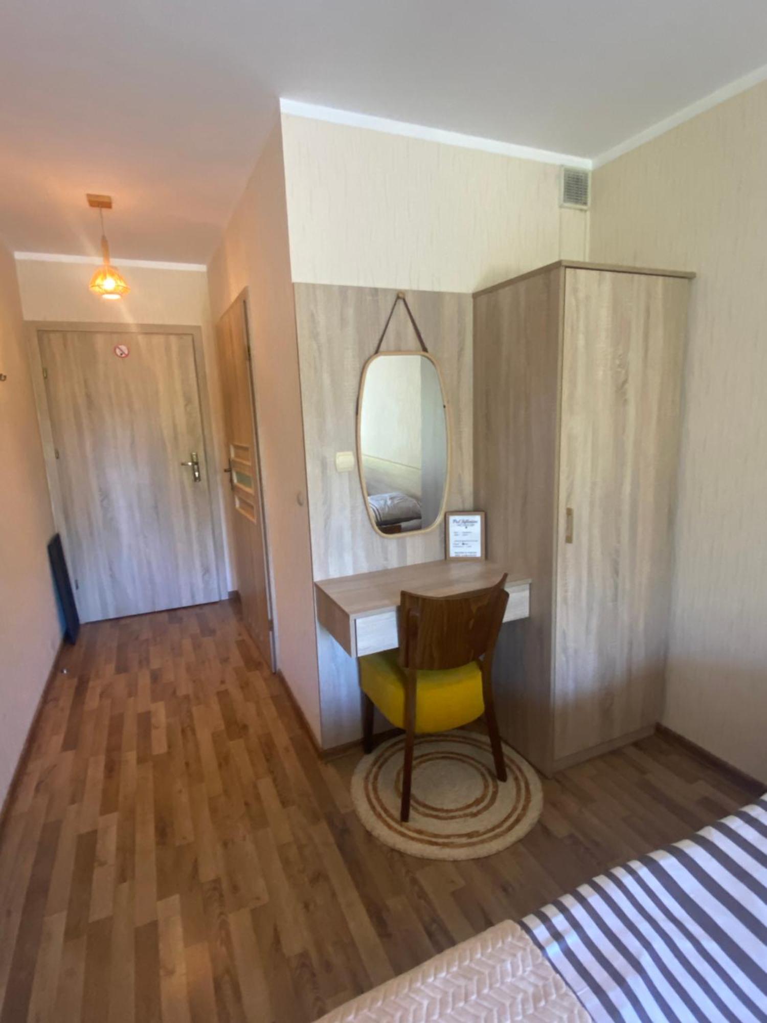 Pokoje Goscinne Pod Jabloniami Augustów Extérieur photo